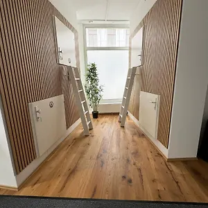 Hotel kapsułowy Robin Wood, Wiedeń