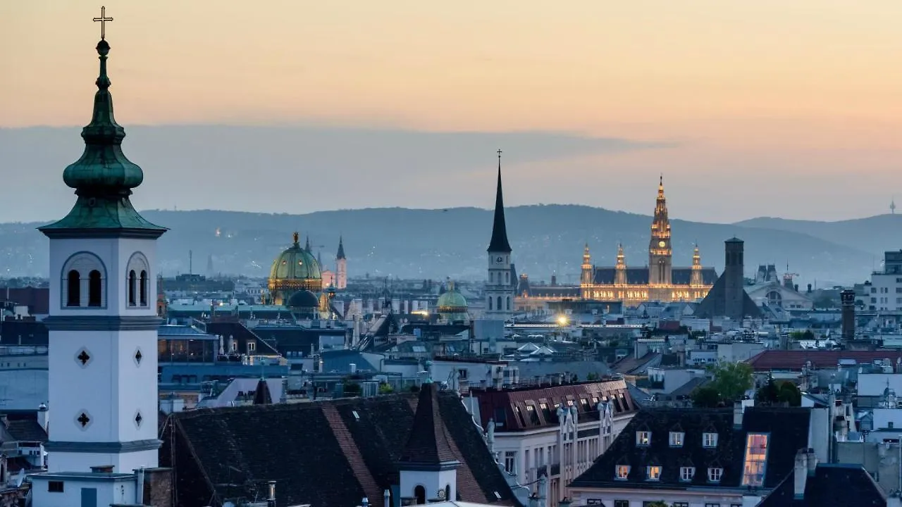 Central Vienna Explorer'S Hub